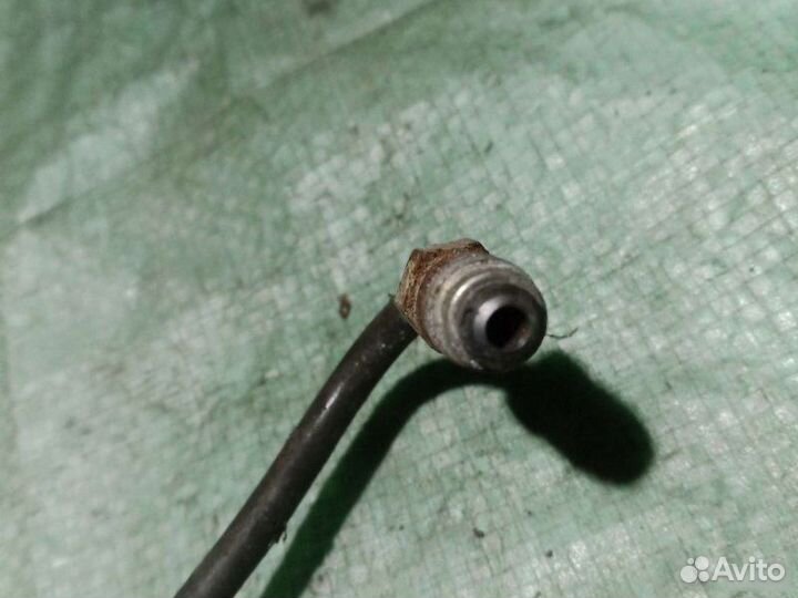 Трубка сцепления Volkswagen Passat B3