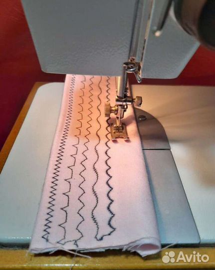 Швейная машина Чайка