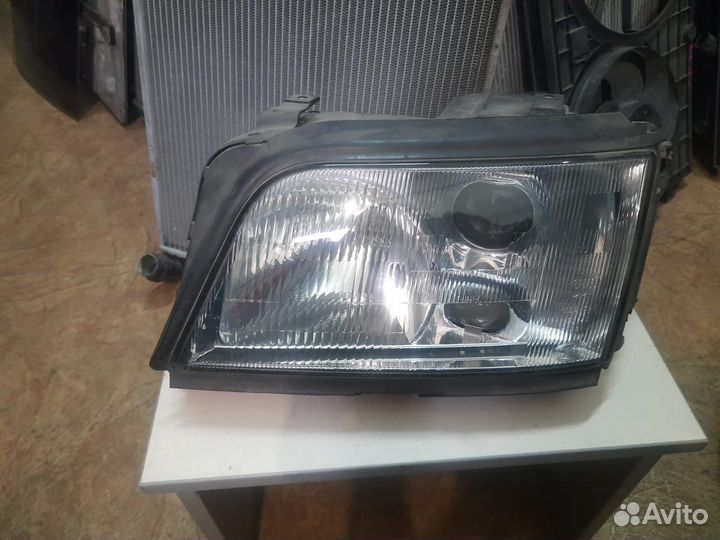 Фара передняя левая Audi A6 C4 оригинал
