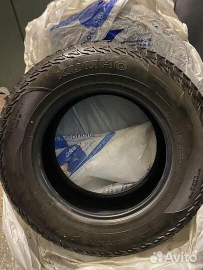 Kumho Road Venture AT61 26.5/65 R17