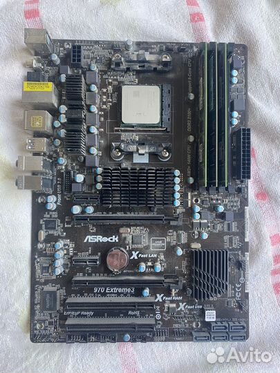 Материнская плата с процессором и памятью