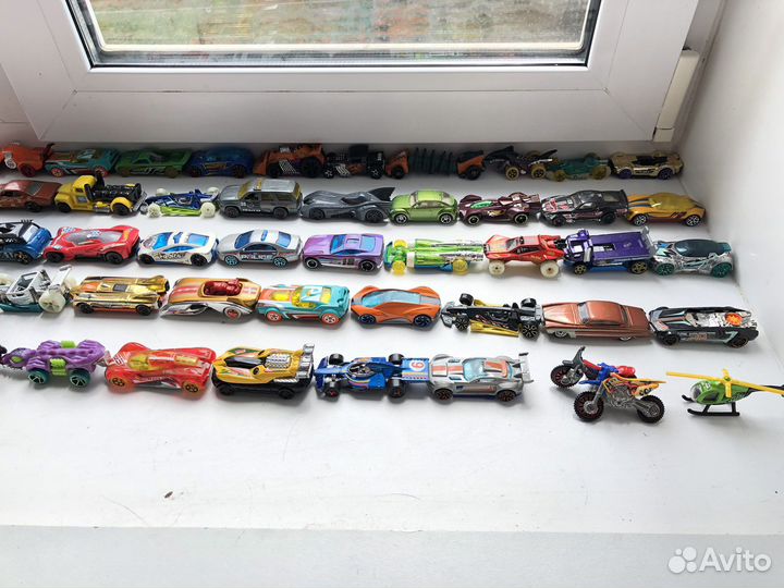 Hot wheels машинки