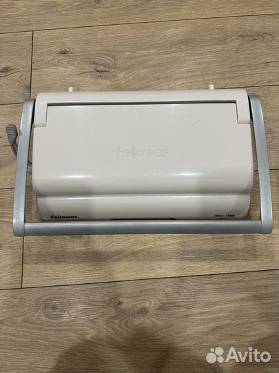 Брошюровщик fellowes