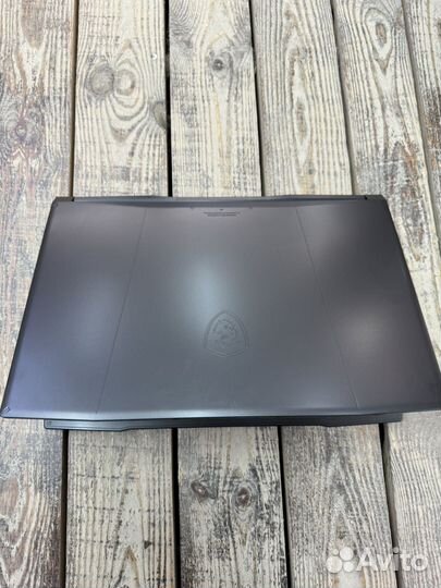 Игровой ноутбук MSI Katana 17