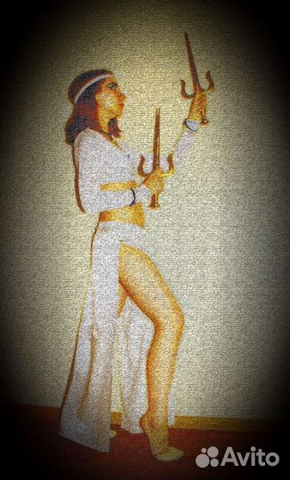 Танцевальный костюм в египетском стиле