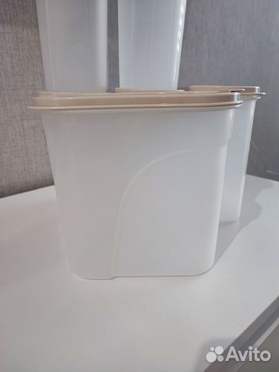 Продам контейнер для сыпучих продуктов 1.75л