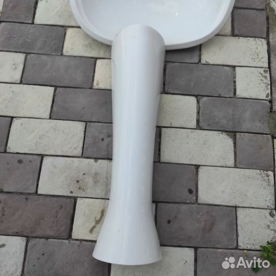 Раковина с пьедесталом