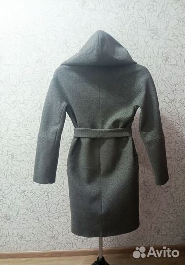 Пальто женское демисезонное 42 размер