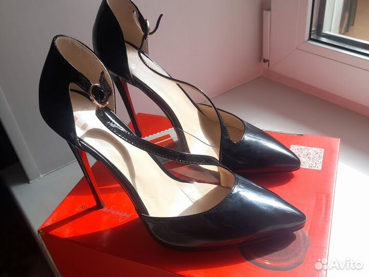 Туфли 38-39 искуств лак в компл.2набойДостав Лен.р