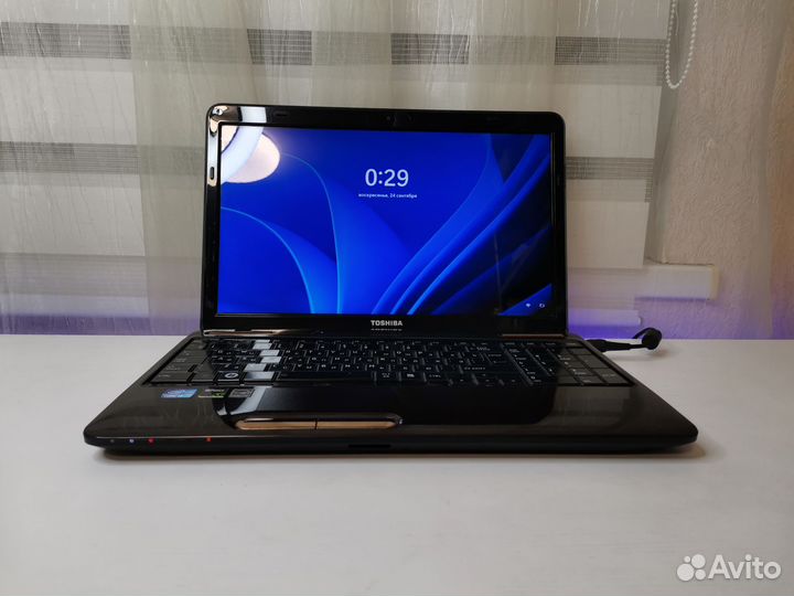 Ноутбук Toshiba/ i5 2410/GT 525M/RAM 8GB /SSD