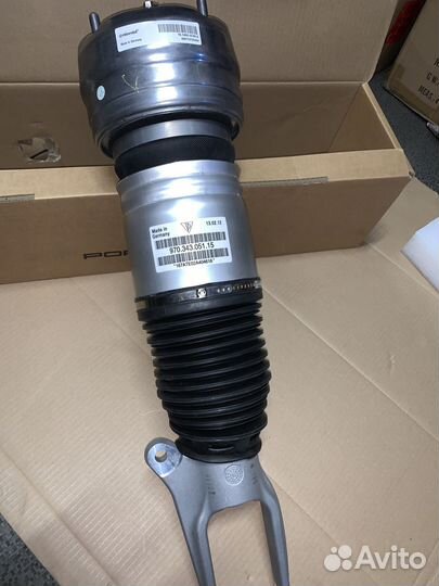 Пневмостойка передняя левая Porsche Panamera 970