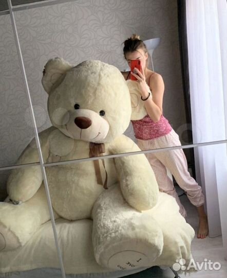 Большой плюшевый мишка