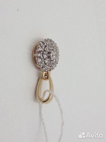 Золотая подвеска с камнем