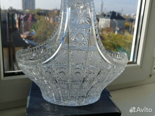Хрустальная ваза-корзинка.