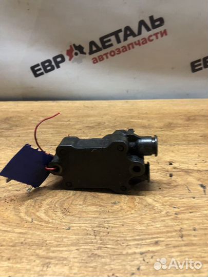 Насос подкачки Mercedes Benz Vito