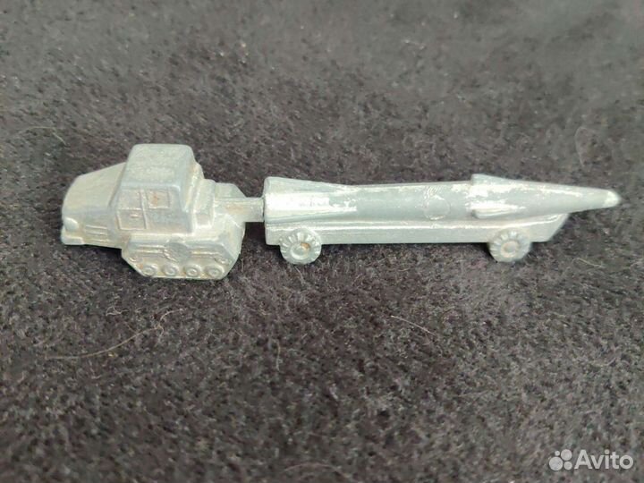 Солдатики, машина