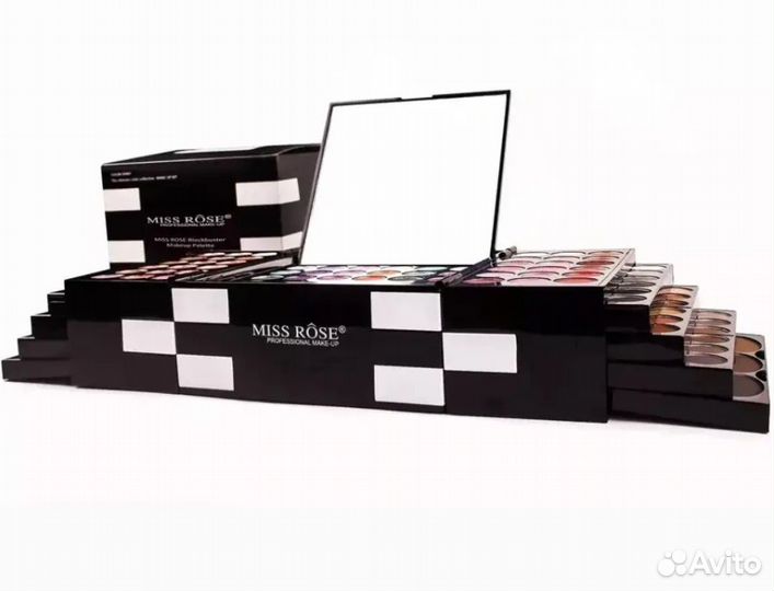 Набор декоративной косметики новый подарочный