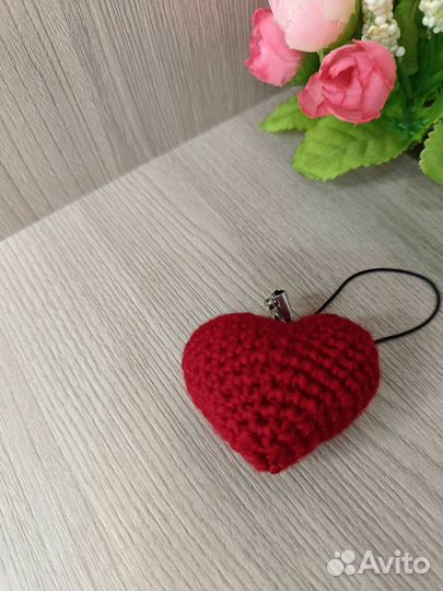 Брелоки сердечки вязаные