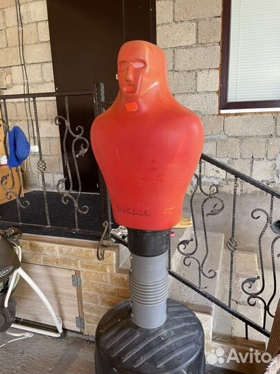 Боксерский манекен герман