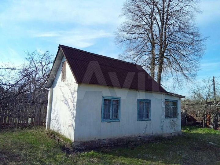 Дом 25 м² на участке 8 сот.