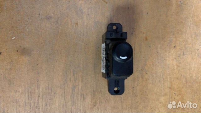 Кнопка стеклоподъемника Hyundai Solaris 1.6 G4FC