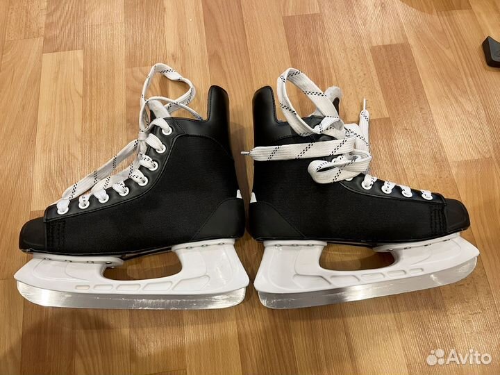 Коньки хоккейные
