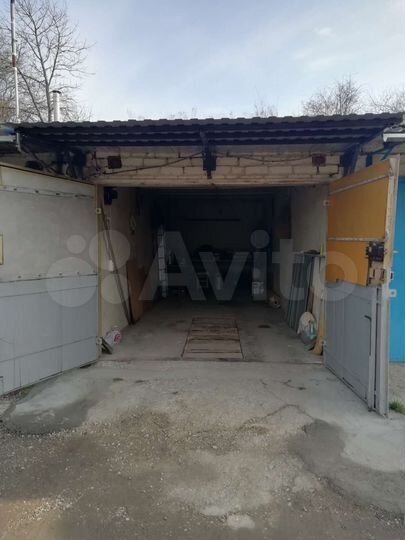Гараж, > 30 м²
