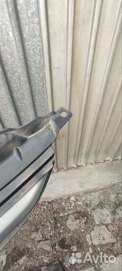 Продам решëтку mazda 5 2008 1й рестайл