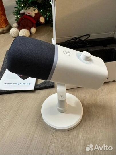 Динамический микрофон профессиональный