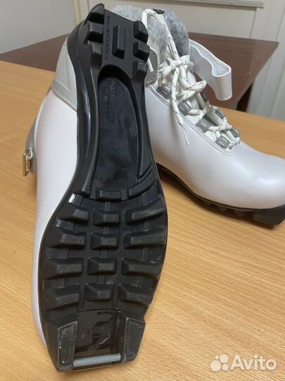 Лыжные ботинки новые NNN р.38-39