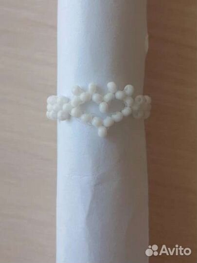 Ожерелье, серьги, кольца из бисера. Ручная работа