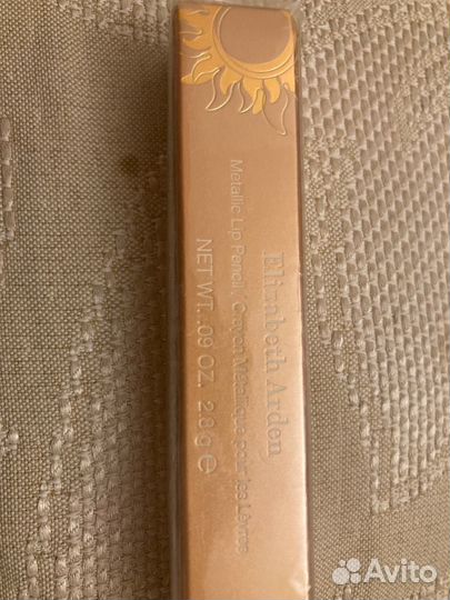 Новый карандаш для губ Elizabeth Arden