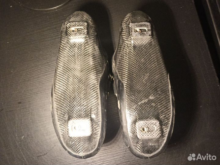 Ботинки для шорт-трека 