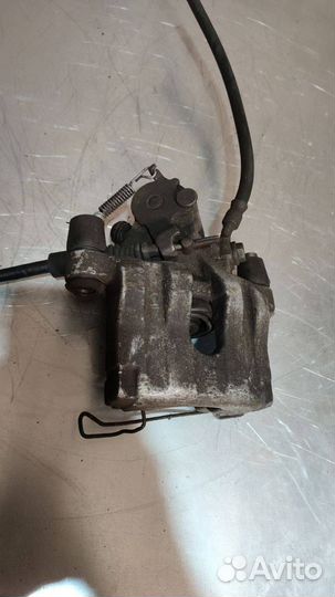 Суппорт тормозной задний левый Opel Signum C 2005