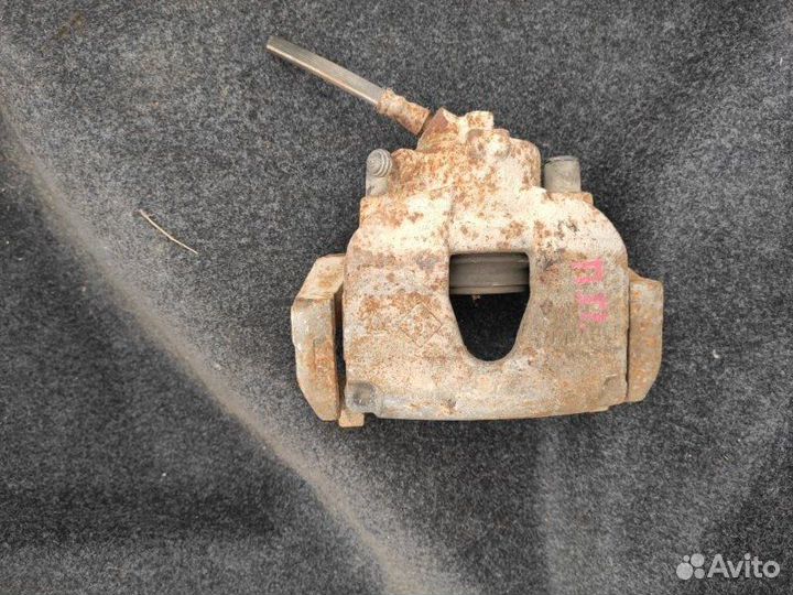 Тормозной суппорт передний правый Renault Megane 2