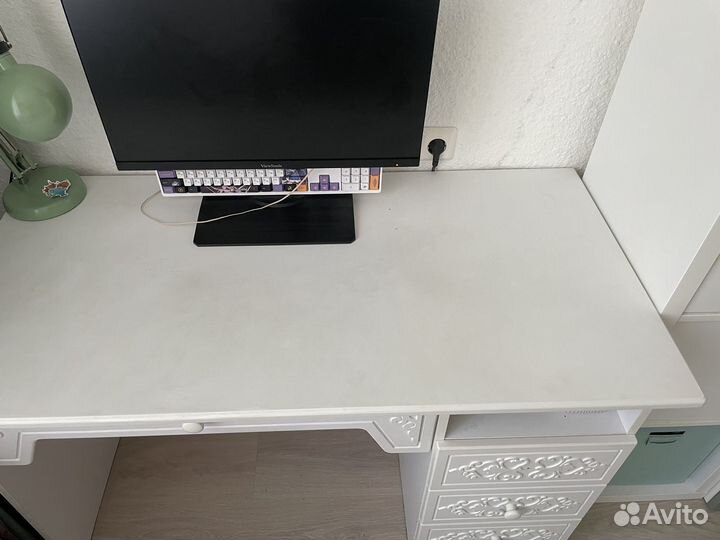 Письменный стол