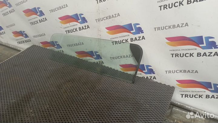 Стекло двери правое Daf XF105