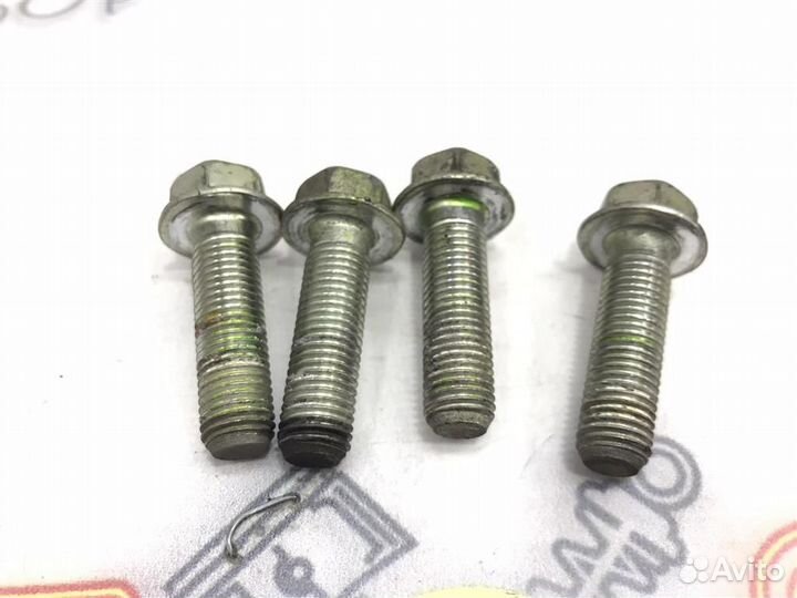 Болт крепления задней ступицы Toyota Camry (ACV40