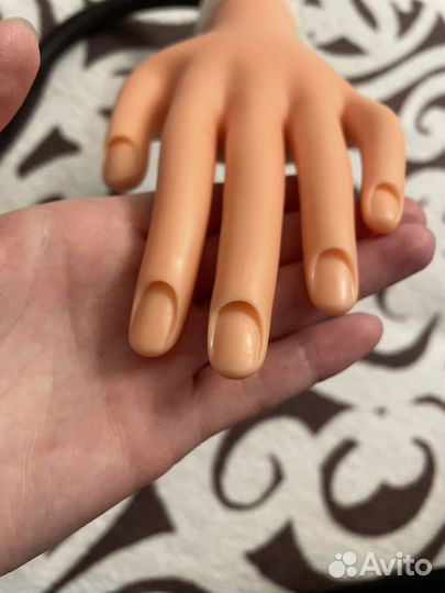 Тренировочная рука для маникюра