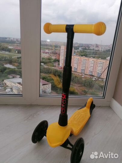 Самокат детский трехколесный