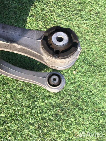 Рычаг передний верхний левый на Мерседес E-class 2