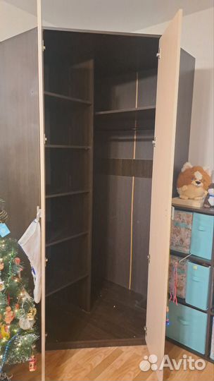 Угловой шкаф