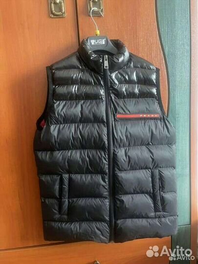 Жилет на мальчика новый
