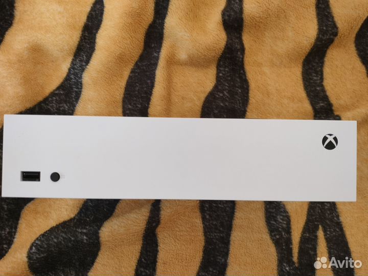 Продам Xbox Series S 512gb+подписка