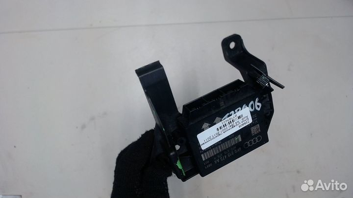 Блок управления парктрониками Audi A4 (B8), 2011