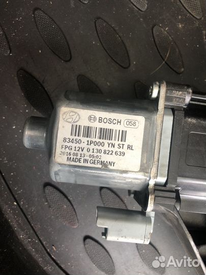 Мотор стеклоподъемника задний Kia Venga