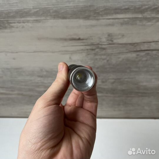 Фонарик ручной 