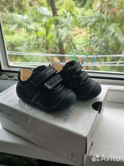 Кроссовки geox 18