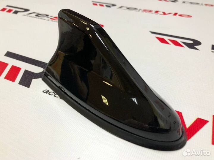 Антенна акулий плавник черный Y107