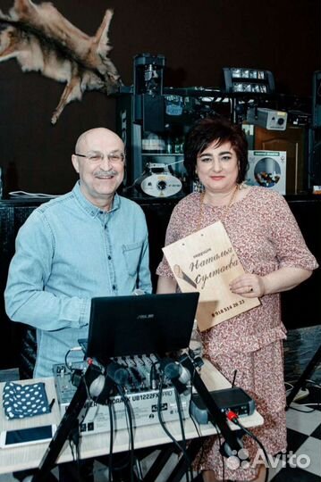 Ведущая и музыкант на свадьбу или банкет